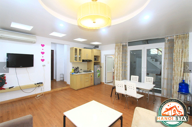 Cho thuê căn hộ dịch vụ 2 phòng ngủ tại đường Đặng Thai Mai, quận Tây Hồ 2