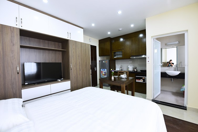 Cho thuê căn hộ studio đẹp sáng gần Hoàng Quốc Việt, Cầu Giấy 2