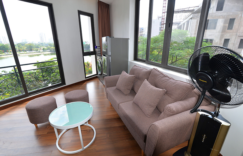 Căn hộ dịch vụ hoàn toàn mới và hiện đại cho thuê gần Công viên Thống Nhất, có view Hồ 3