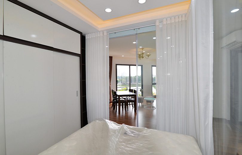 Căn hộ dịch vụ hoàn toàn mới và hiện đại cho thuê gần Công viên Thống Nhất, có view Hồ 10