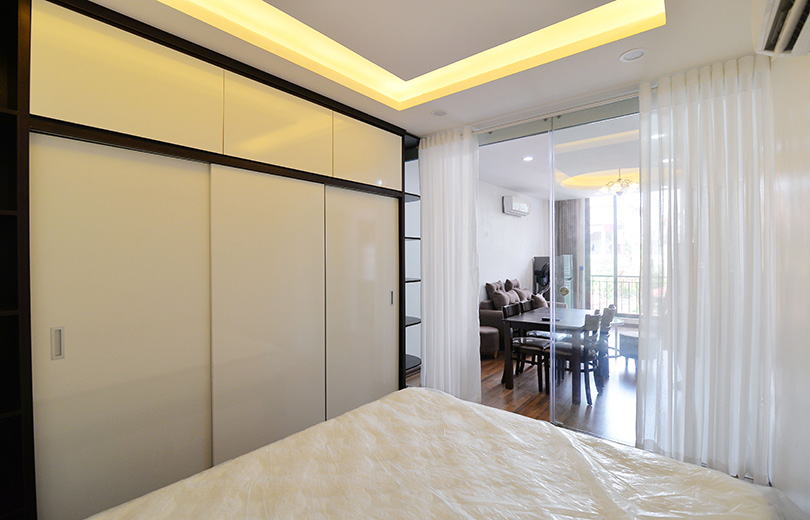 Căn hộ dịch vụ hoàn toàn mới và hiện đại cho thuê gần Công viên Thống Nhất, có view Hồ 1