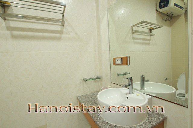 Cho thuê căn hộ 1 phòng ngủ tiện nghi tại trung tâm quận Hoàn Kiếm 10