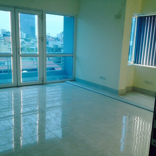 Chính chủ cho thuê diện tích 25m2 mặt phố làm văn phòng với giá rẻ nhất khu vực Ba Đình 1