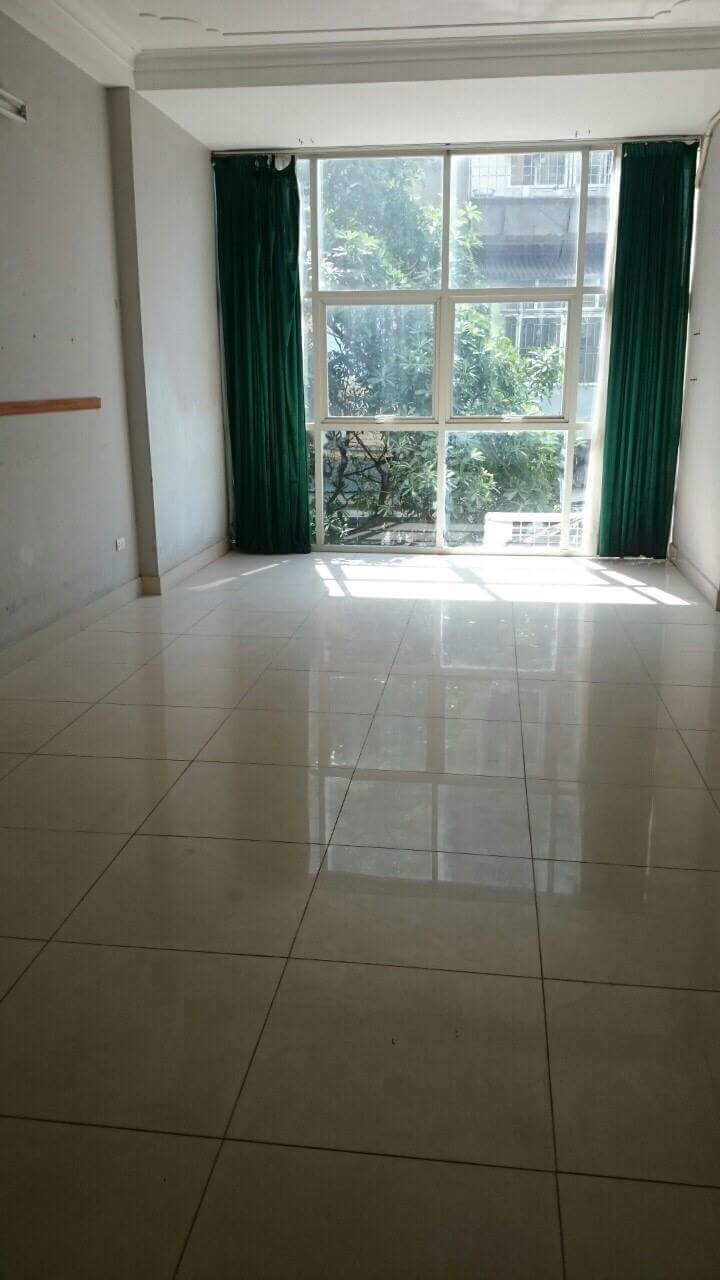 Chính chủ cho thuê diện tích 25m2 mặt phố làm văn phòng với giá rẻ nhất khu vực Ba Đình 2