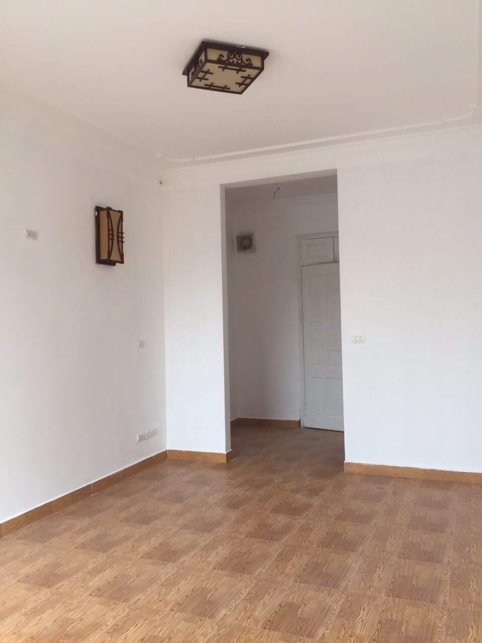 Chính chủ cho thuê diện tích 25m2 mặt phố làm văn phòng với giá rẻ nhất khu vực Ba Đình 5