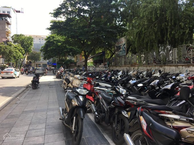 Cho thuê cả tòa 8 tầng làm văn phòng gần ngay Trần Hưng Đạo, có thang máy 4