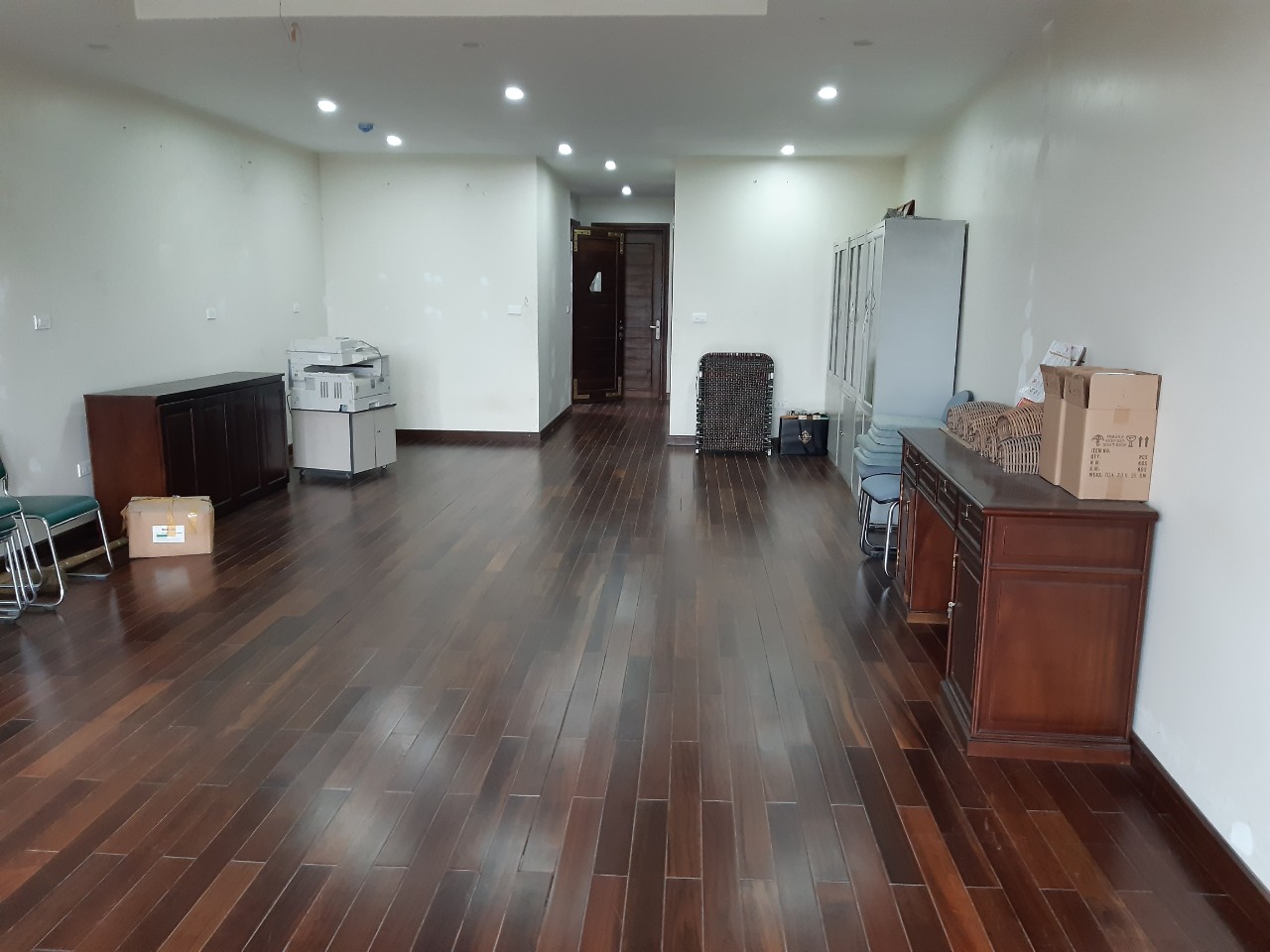 Cho thuê tầng 6 thông sàn làm văn phòng tại khu vực Quốc Tử Giám, Đống Đa 4
