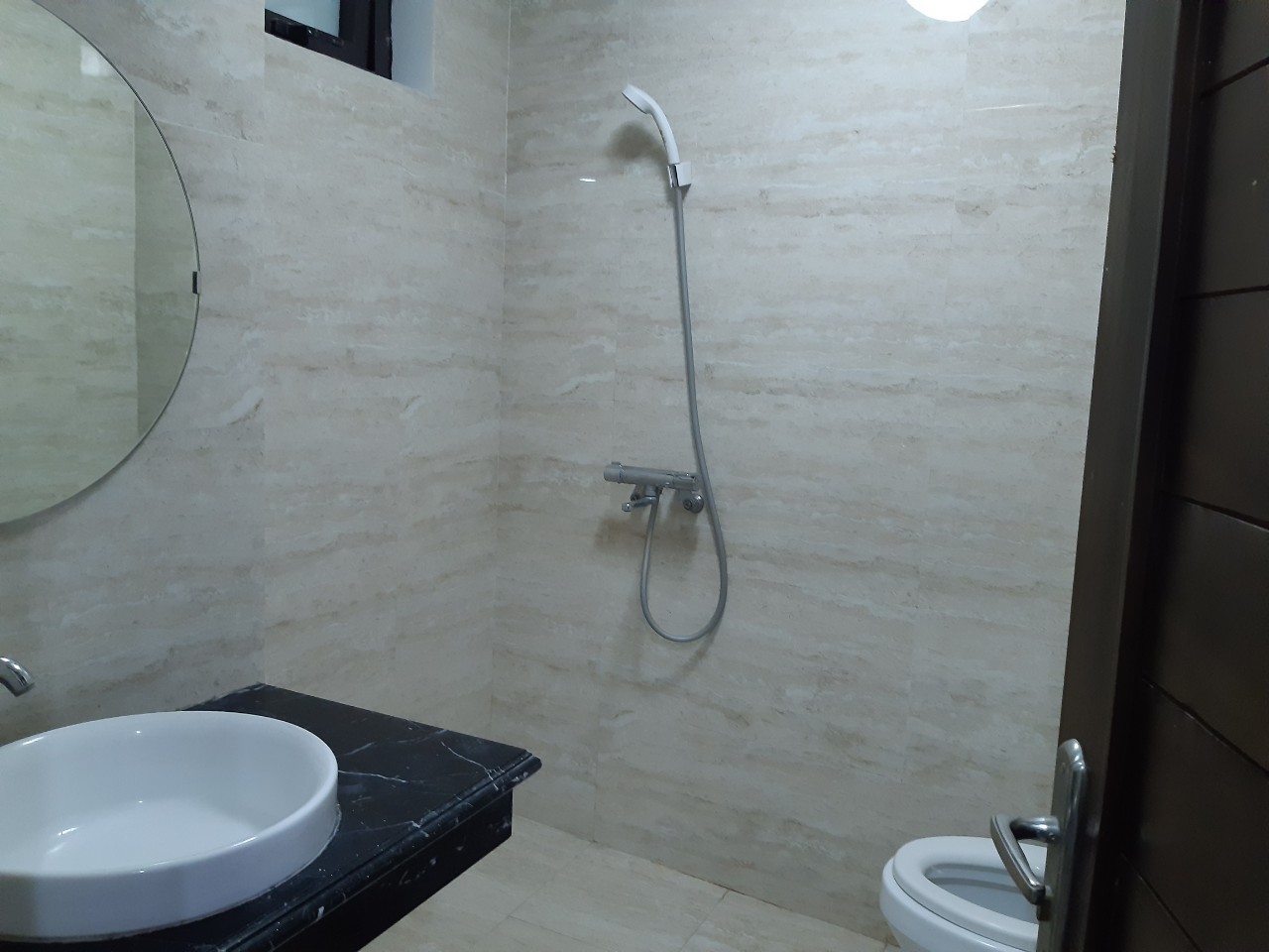 Cho thuê tầng 6 thông sàn làm văn phòng tại khu vực Quốc Tử Giám, Đống Đa 5