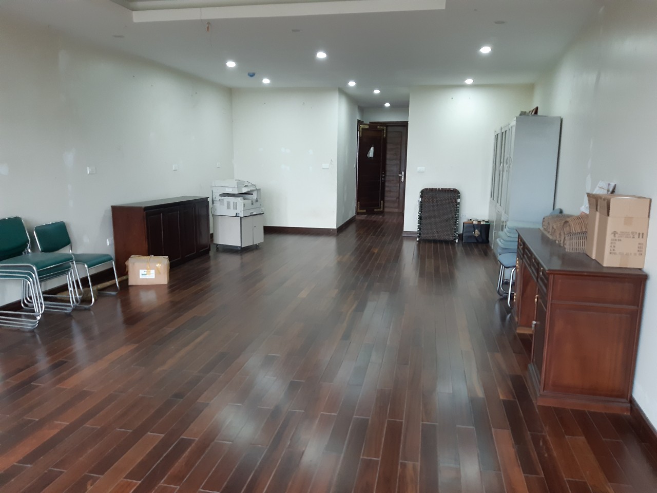 Cho thuê tầng 6 thông sàn làm văn phòng tại khu vực Quốc Tử Giám, Đống Đa 8