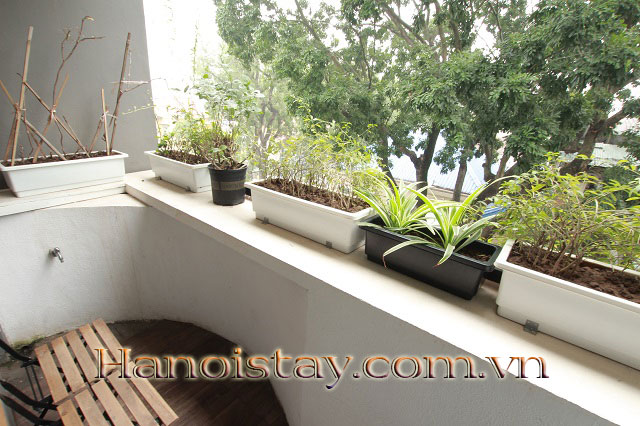 Cho thuê căn hộ dịch vụ cao cấp, mới 100%, view đẹp, có ban công gần hồ Hoàn Kiếm 10