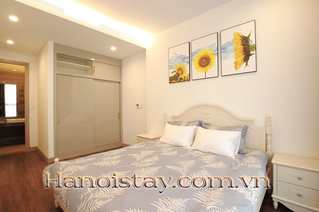 Cho thuê căn hộ 2 phòng ngủ sang trọng tại Sungrandcity 4