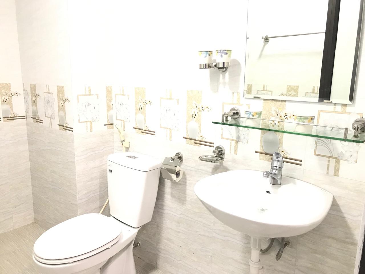 Căn hộ cho thuê ngắn hạn ở phố Lê văn Lương với 1 phòng ngủ full nội thất 7