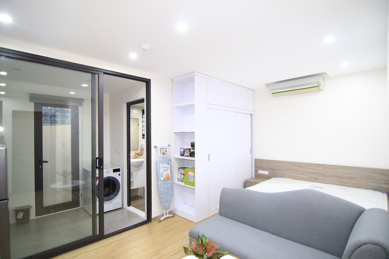 Cho thuê căn hộ giá rẻ full đồ tại phố Trung Hòa, quận Cầu Giấy 5