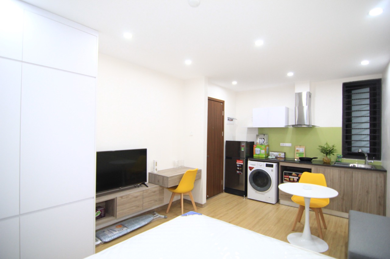 Cho thuê căn hộ giá rẻ full đồ tại phố Trung Hòa, quận Cầu Giấy 6