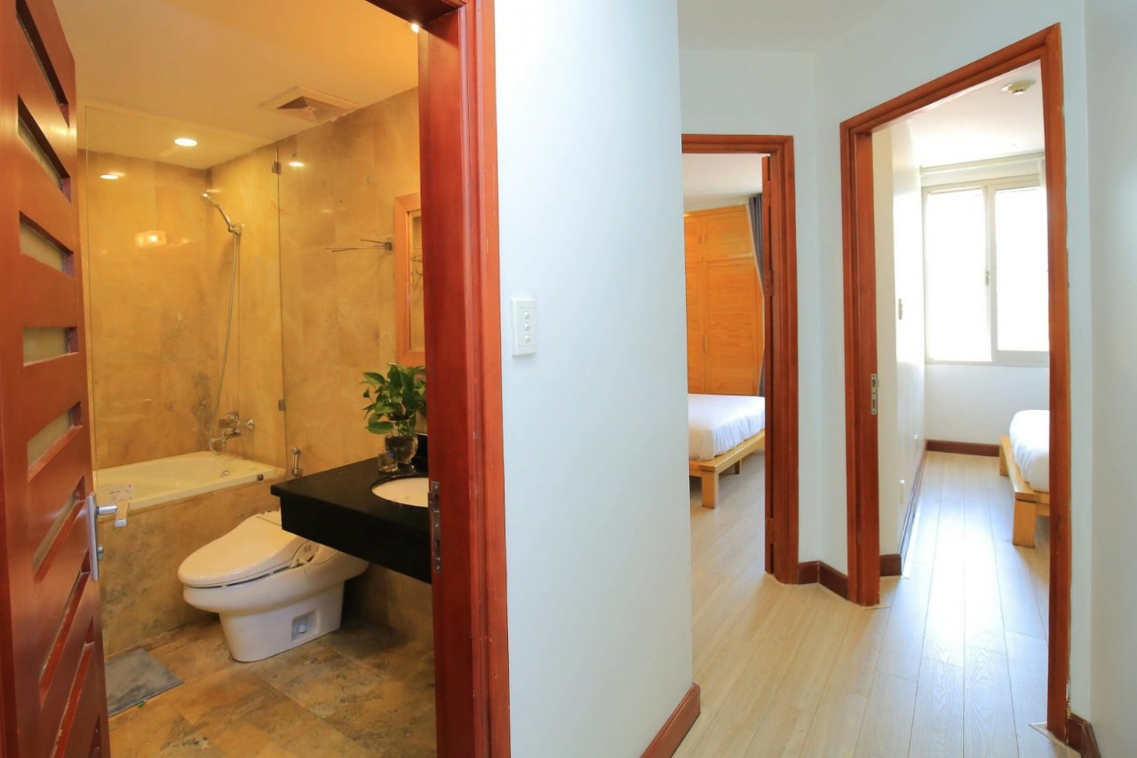 Căn hộ dịch vụ 2 phòng ngủ mới cho người nước ngoài thuê gần Hồ Ngọc Khánh, quận Ba Đình 1