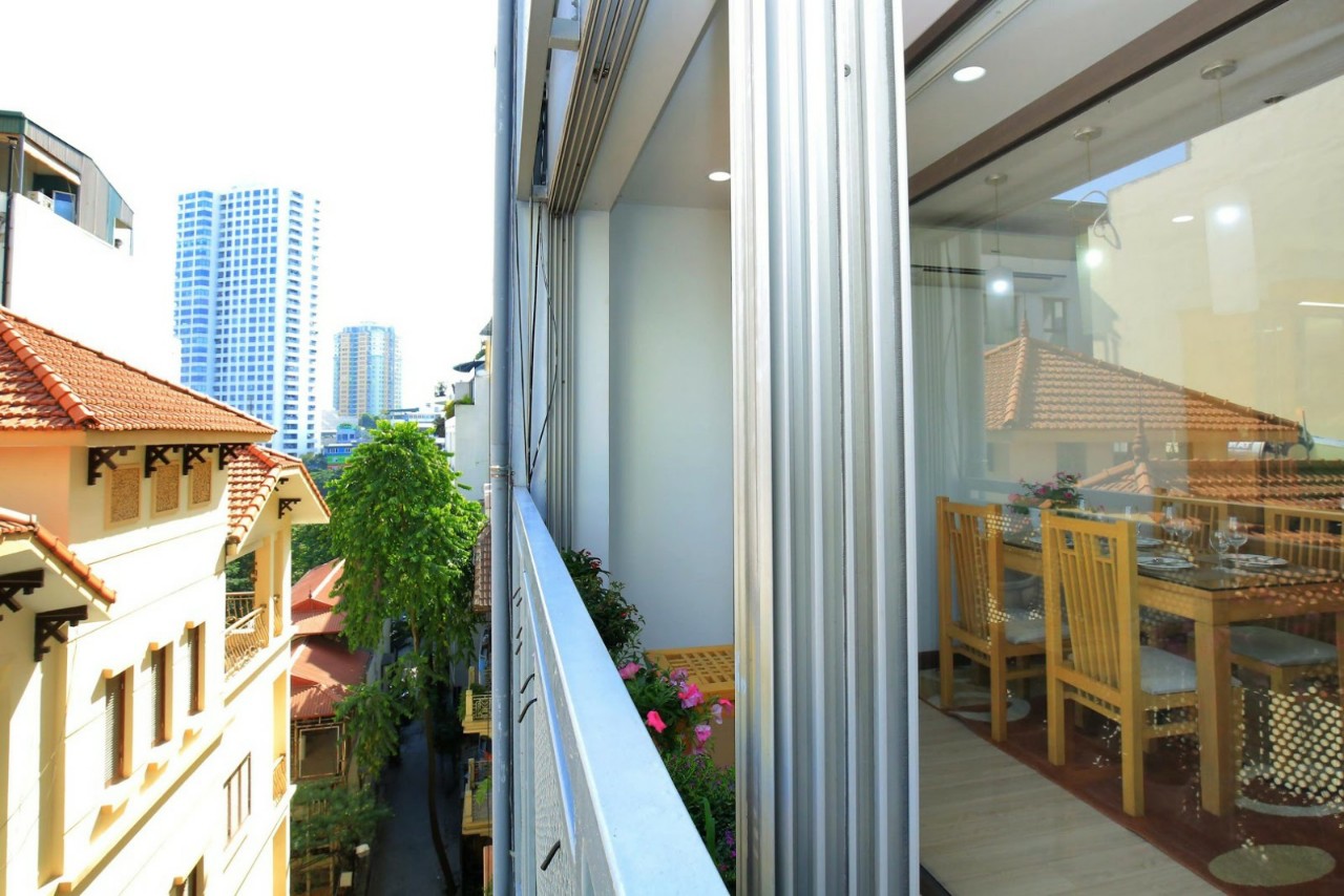 Căn hộ dịch vụ 2 phòng ngủ mới cho người nước ngoài thuê gần Hồ Ngọc Khánh, quận Ba Đình 4