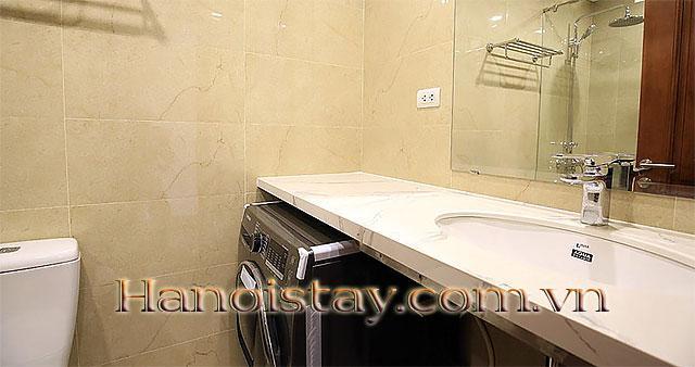 Căn hộ dịch vụ 2 ngủ với ban công tuyệt đẹp và thoáng cho thuê tại Đặng Thai Mai, Tây Hồ 1