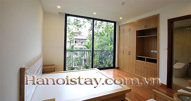Căn hộ dịch vụ 2 ngủ với ban công tuyệt đẹp và thoáng cho thuê tại Đặng Thai Mai, Tây Hồ 1