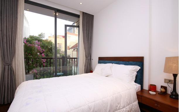 Căn hộ 3 phòng ngủ cao cấp có view Hồ cho thuê tại phố Yên Phụ, quận Tây Hồ 8