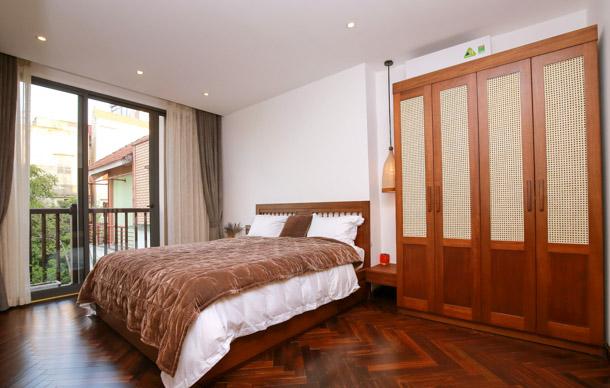 Căn hộ 3 phòng ngủ cao cấp có view Hồ cho thuê tại phố Yên Phụ, quận Tây Hồ 1