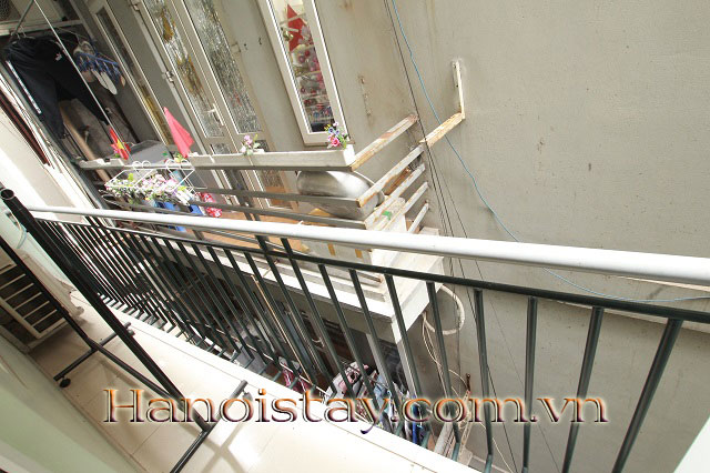 Cho thuê căn hộ 1 phòng ngủ, cạnh hồ Tây và công viên Nước, có ban công, diện tích 2 ngủ, giá 1 phòng ngủ 2