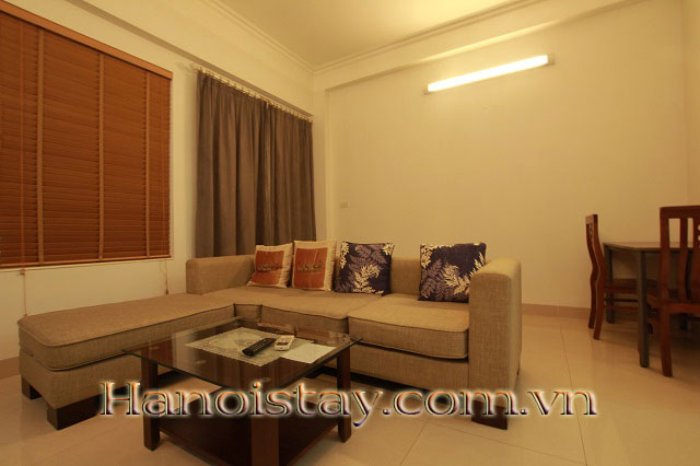 Cho thuê căn hộ 1 phòng ngủ, cạnh hồ Tây và công viên Nước, có ban công, diện tích 2 ngủ, giá 1 phòng ngủ 5