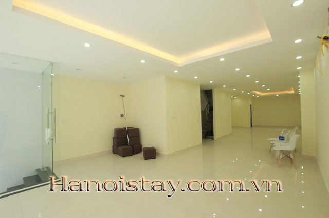 Chính chủ cho thuê văn phòng siêu đẹp trang bị full nội thất mới tinh tại trung tâm quận Thanh Xuân 4