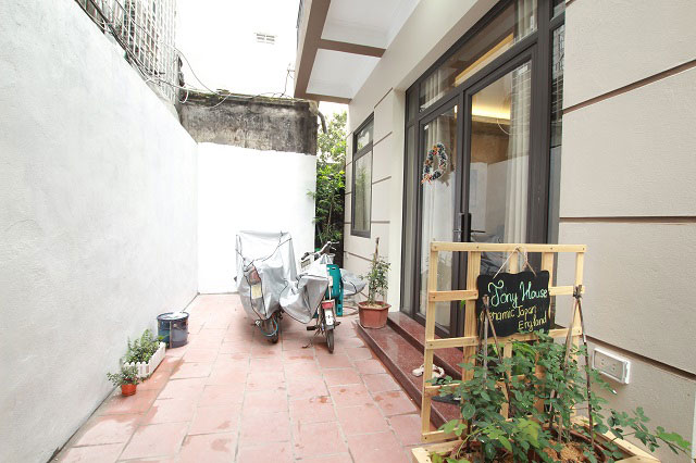 Cho thuê gấp phòng studio thoáng mát giá rẻ có ban công tại Âu Cơ, Tây Hồ 9
