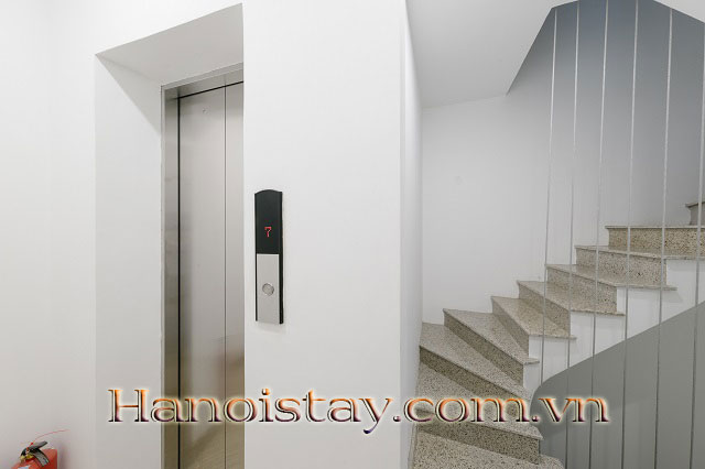 Căn hộ Studio mới, có ban công rất rộng cho thuê tại Xuân Diệu, Tây Hồ 1