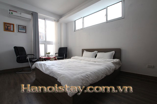 Căn hộ dịch vụ gần Đại sứ quán Mỹ cho thuê với 2 phòng ngủ full nội thất sang trọng 1