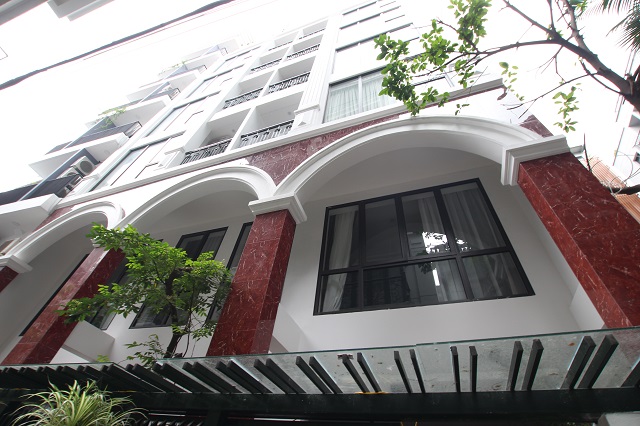 Căn hộ dịch vụ trên tầng thượng cho người nước ngoài thuê tại quận Tây Hồ 3