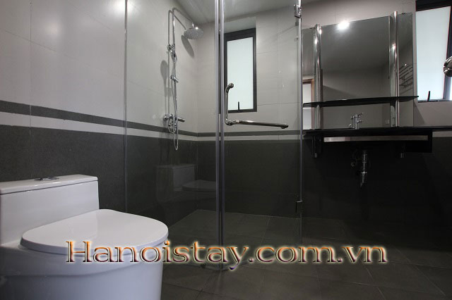 Căn hộ dịch vụ trên tầng thượng cho người nước ngoài thuê tại quận Tây Hồ 6