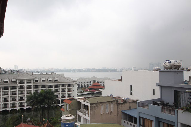 Căn hộ dịch vụ trên tầng thượng cho người nước ngoài thuê tại quận Tây Hồ 2