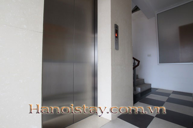 Căn hộ dịch vụ siêu thoáng, có sân vườn cho thuê tại trung tâm quận Tây Hồ 2