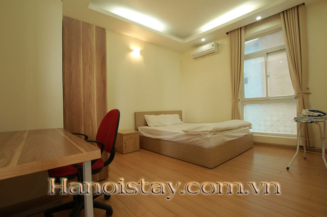 Căn hộ dịch vụ 2 phòng ngủ 110m2 quận Tây Hồ cho thuê, ban công thoáng mát 5