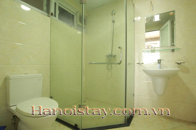 Căn hộ dịch vụ 2 phòng ngủ 110m2 quận Tây Hồ cho thuê, ban công thoáng mát 8