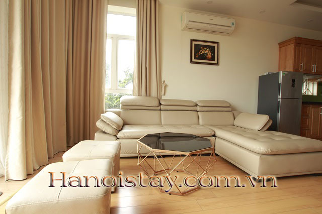 Căn hộ dịch vụ 2 phòng ngủ 110m2 quận Tây Hồ cho thuê, ban công thoáng mát 9