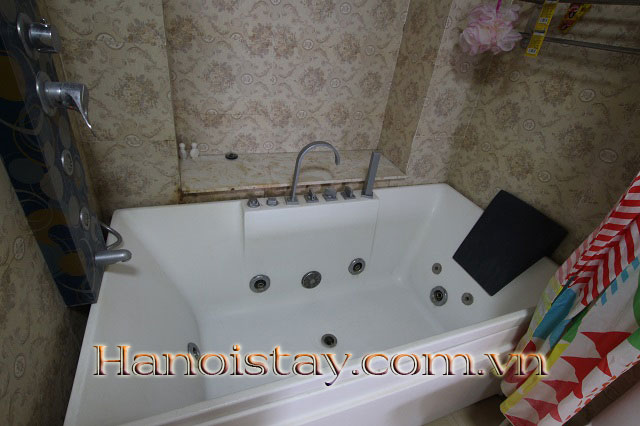Căn hộ đầy đủ nội thất, view Hồ Trúc Bạch cho thuê giá ưu đãi nhất 1