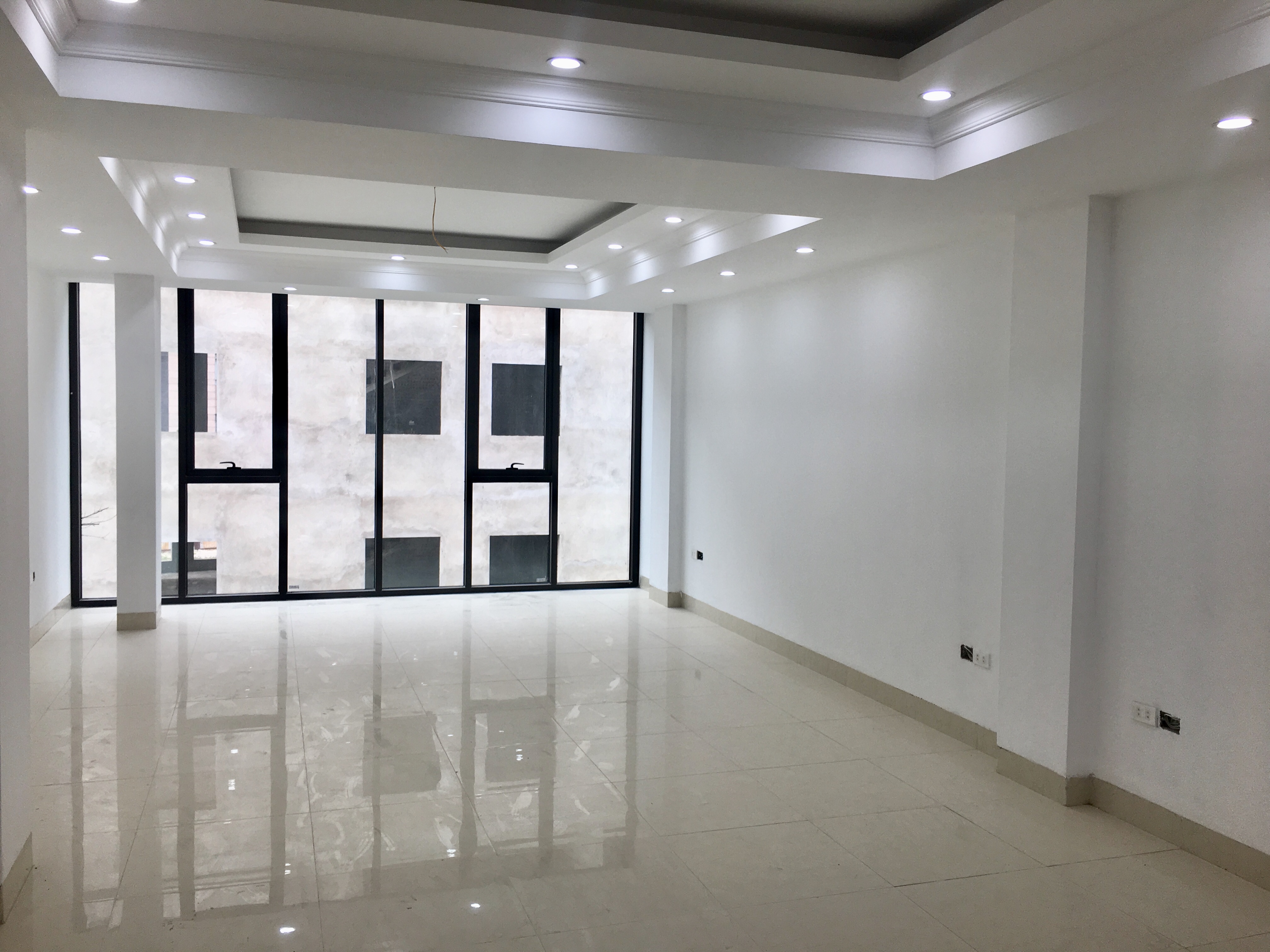 Văn phòng cho thuê làm trung tâm anh ngữ, Spa, show room tại phố Nguyễn Khang, quận Cầu Giấy