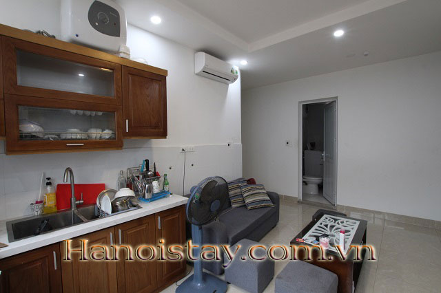 Căn hộ với 3 phòng ngủ đầy đủ nội thất cho thuê ngay trung tâm quận Tây Hồ 2