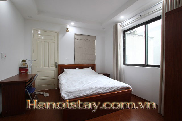 Căn hộ với 3 phòng ngủ đầy đủ nội thất cho thuê ngay trung tâm quận Tây Hồ 2