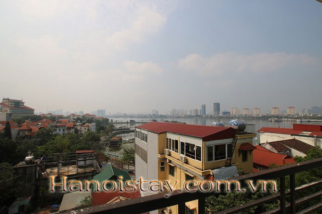 Cho thuê căn hộ dịch vụ chuyên nghiệp, 2 phòng ngủ, có ban công tại Tô Ngọc Vân, quận Tây Hồ 5