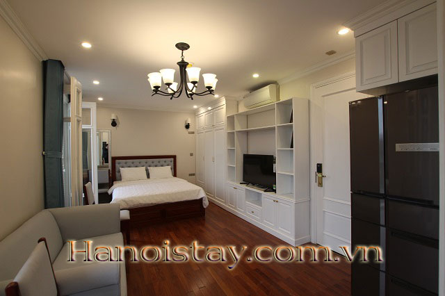 Căn hộ dịch vụ Studio cạnh Hồ Tây với ban công rất thoáng và thiết kế hợp lý cho thuê 7