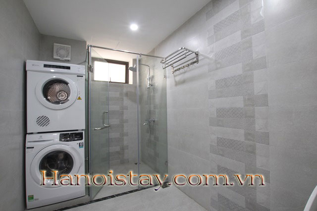 Căn hộ dịch vụ full đồ và có ban công rộng cho thuê tại Tô Ngọc Vân, quận Tây Hồ 1