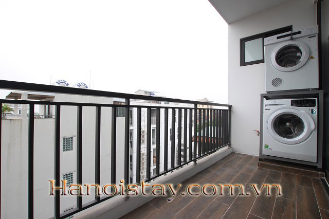 Căn hộ chính chủ gần Hồ Tây cho thuê với ban công rộng và đầy đủ nội thất 7
