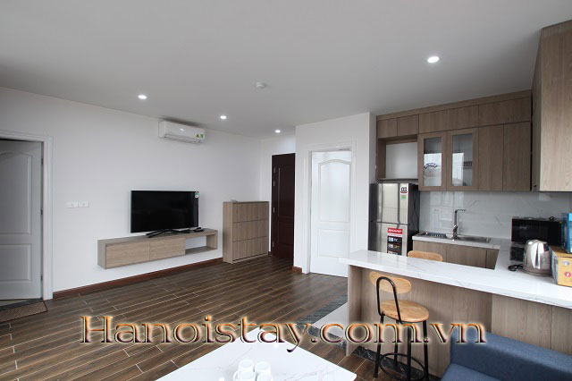 Căn hộ chính chủ gần Hồ Tây cho thuê với ban công rộng và đầy đủ nội thất 8