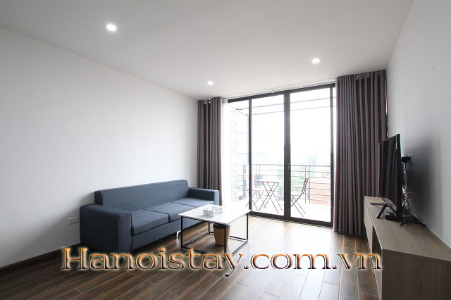 Tòa căn hộ dịch vụ cho người nước ngoài thuê với nội thất mới và ban công rộng tại Tây Hồ 6