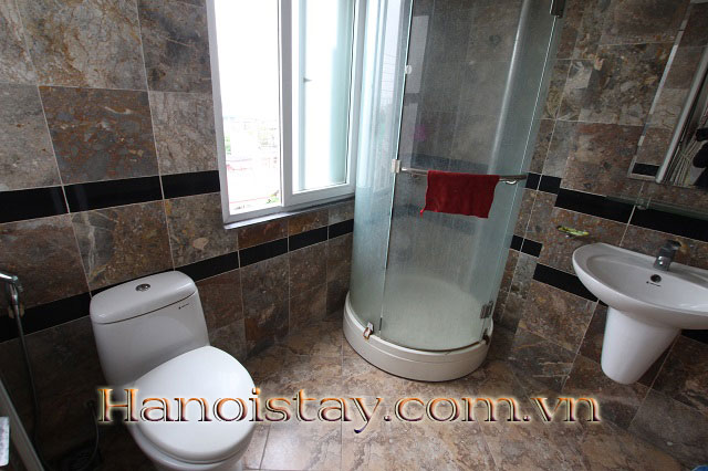 Căn hộ 2 phòng ngủ cho thuê siêu rẻ, full nội thất tại Lạc Long Quân, Tây Hồ 7