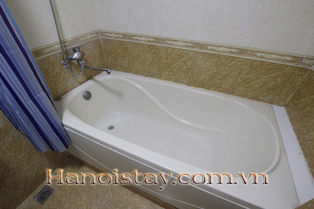 Cho thuê căn hộ dịch vụ 2 phòng ngủ cực rẻ, full nội thất tại Tây Hồ 7