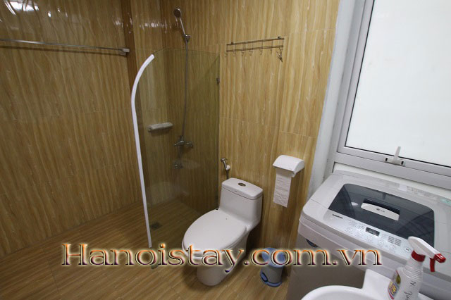 Cho thuê căn hộ dịch vụ 2 phòng ngủ cực rẻ, full nội thất tại Tây Hồ 8